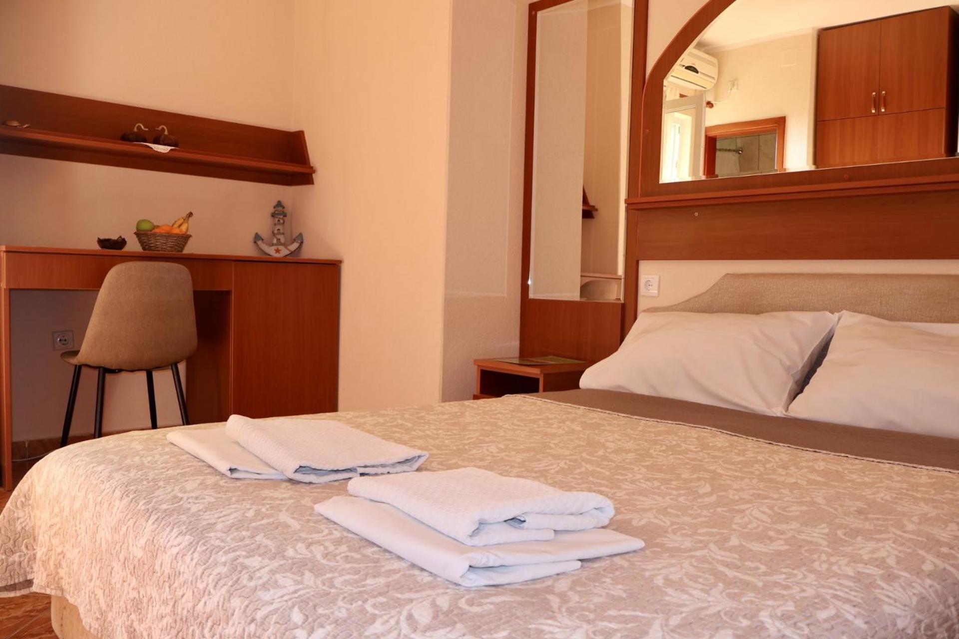 Pansion Nobel Hotel Petrovac Bagian luar foto