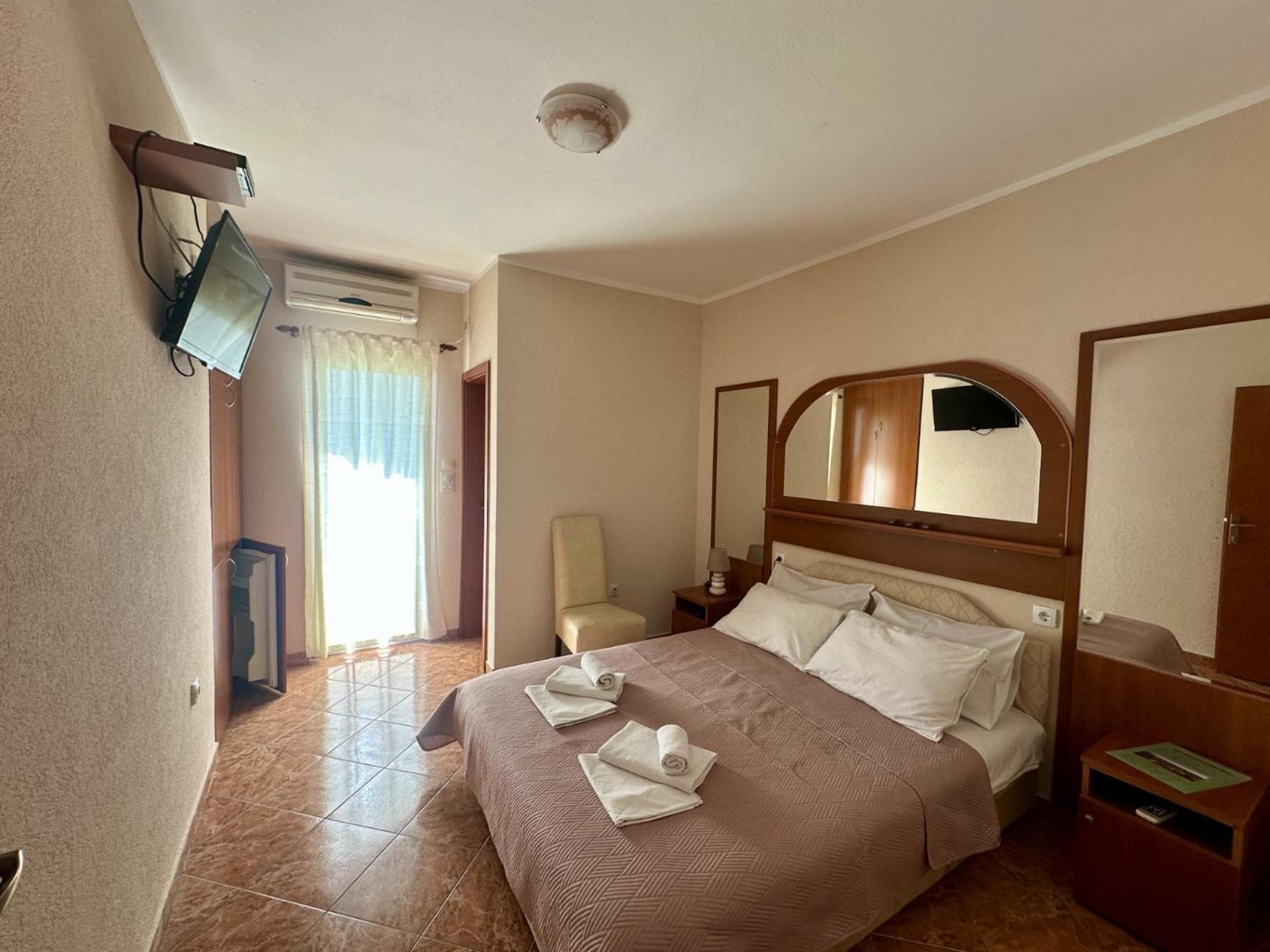Pansion Nobel Hotel Petrovac Bagian luar foto