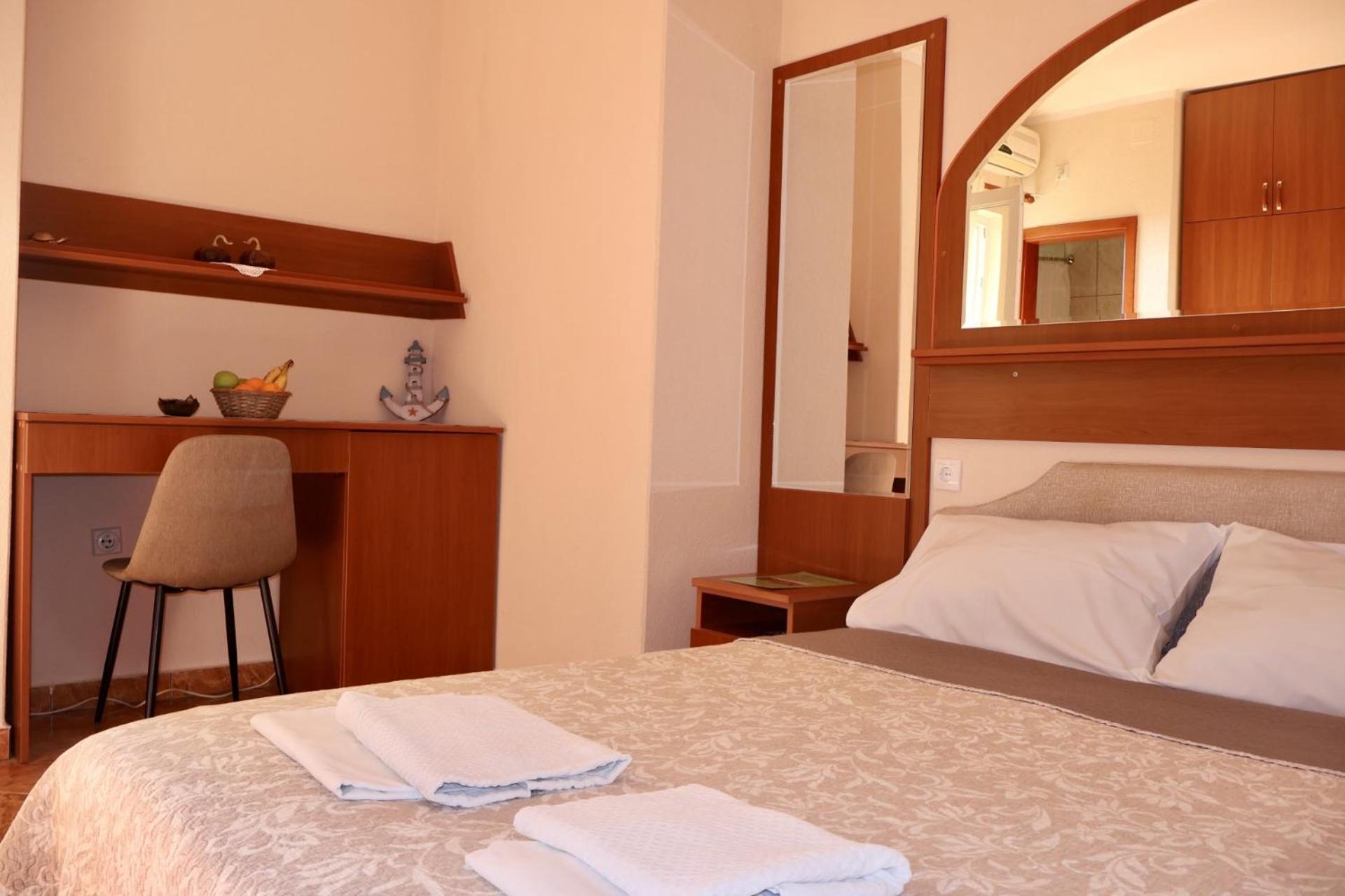 Pansion Nobel Hotel Petrovac Bagian luar foto