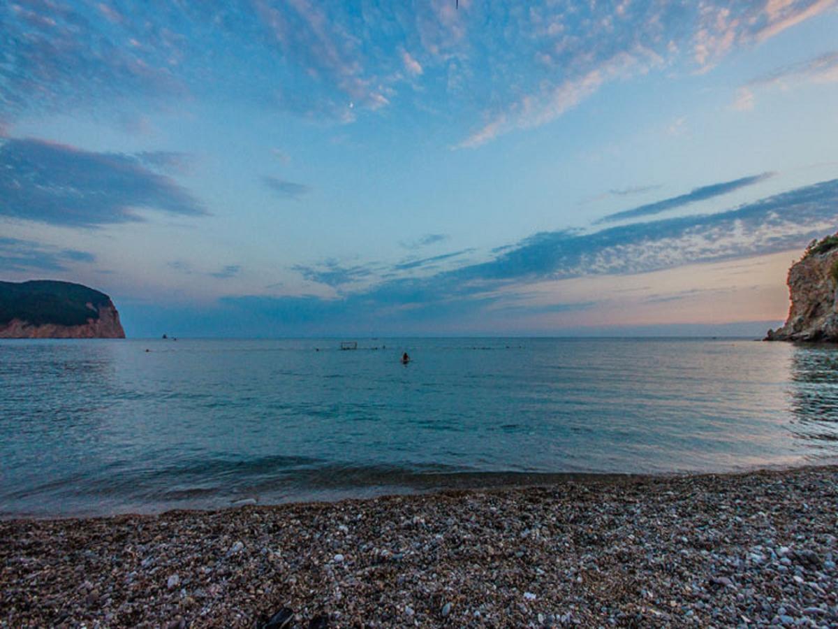 Pansion Nobel Hotel Petrovac Bagian luar foto
