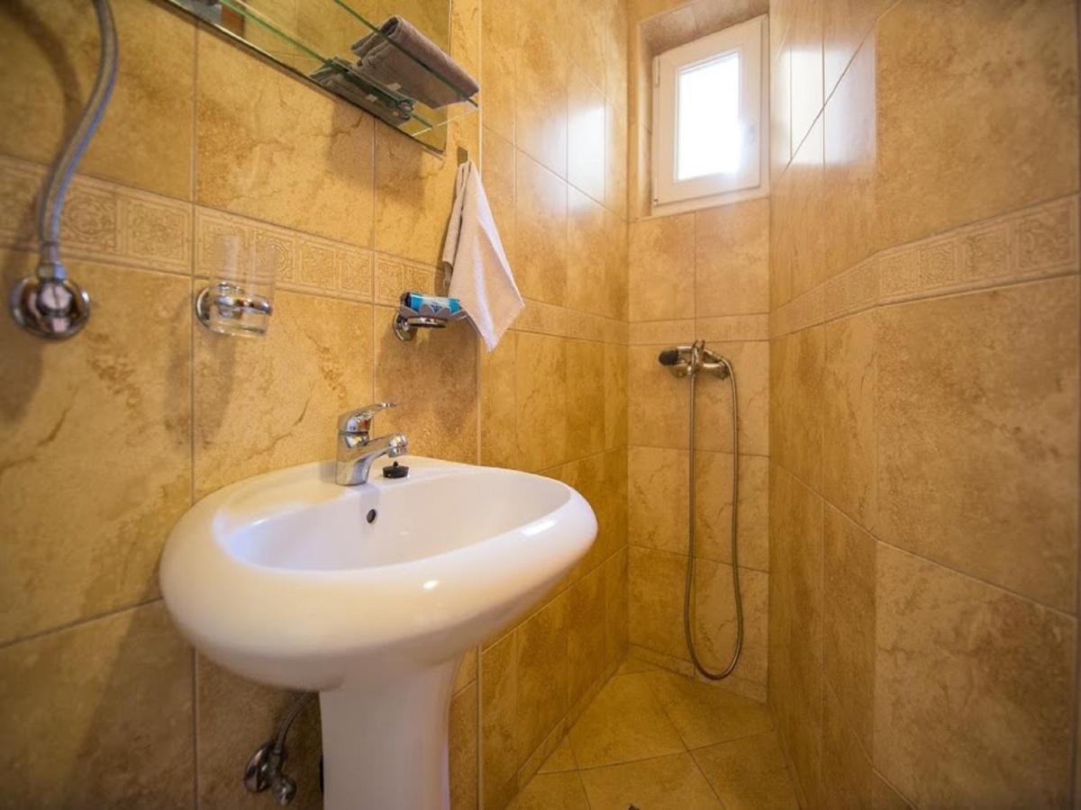 Pansion Nobel Hotel Petrovac Bagian luar foto